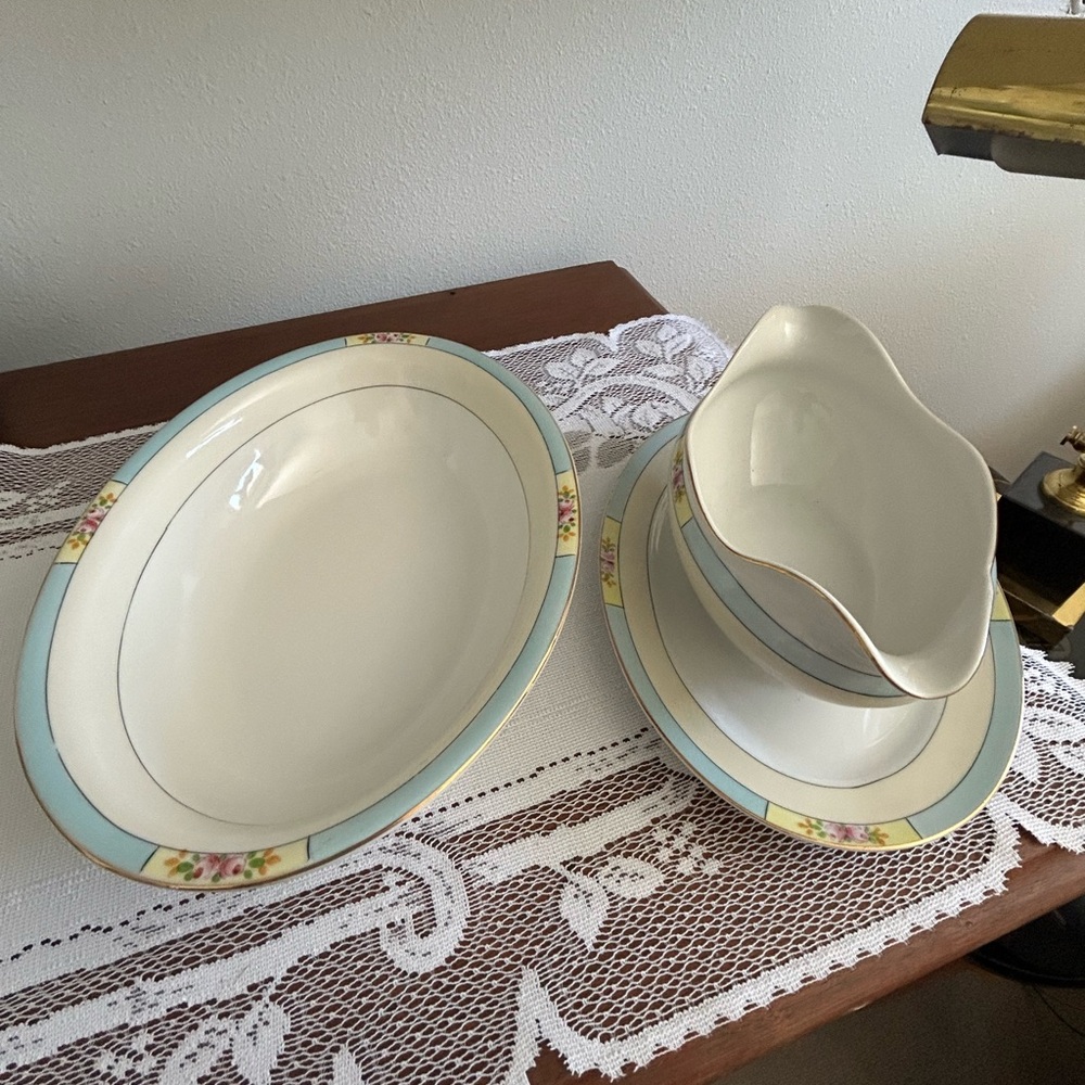 Meito China Japan Gravy Boat W/attached Plate Floral Gold Trim & Serving Bowl